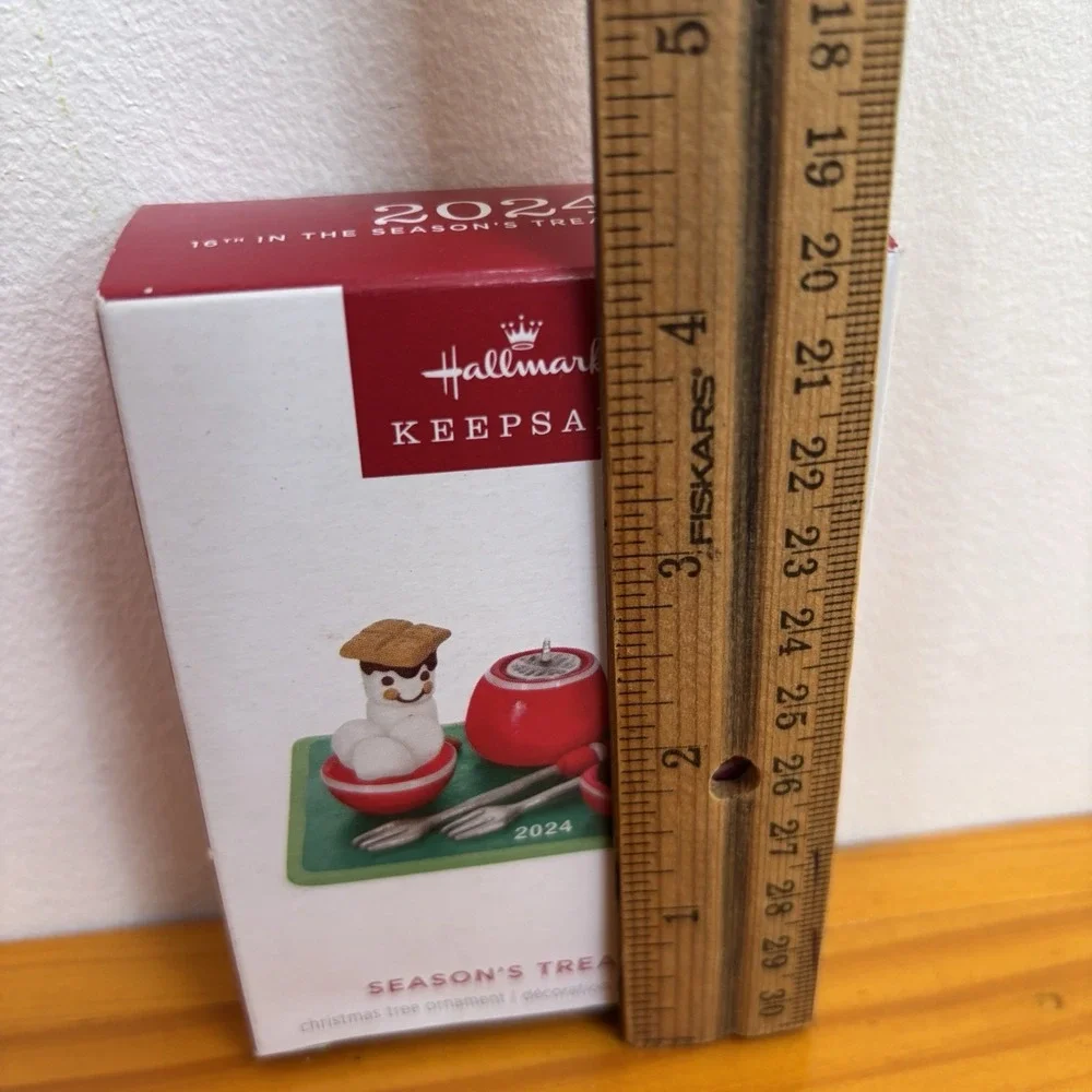 Hallmark 2024 Keepsake Ornament‎ Season's Treatings S'mores Marshmallows #16 NEW